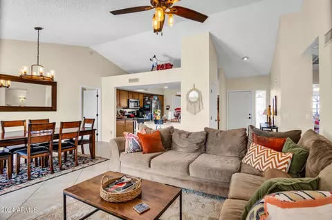 1301 E Taro Ln, Phoenix, AZ 85024 photo 4