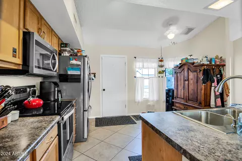 1301 E Taro Ln, Phoenix, AZ 85024 photo 9