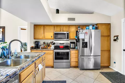1301 E Taro Ln, Phoenix, AZ 85024 photo 6