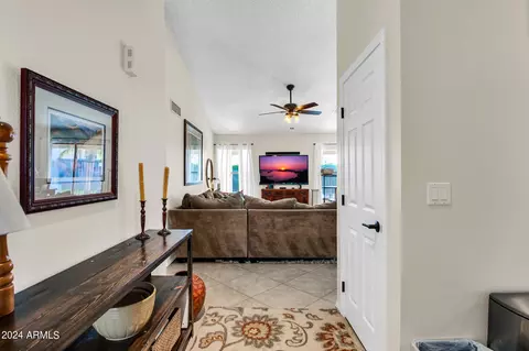 1301 E Taro Ln, Phoenix, AZ 85024 photo 3