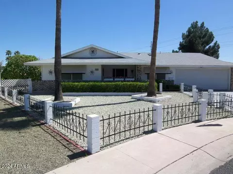 10343 W Caron Dr, Sun City, AZ 85351