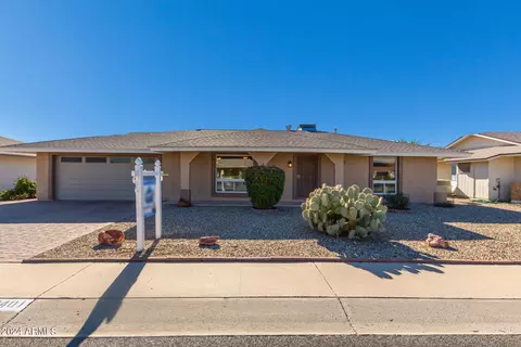 10401 W Ridgeview Rd, Sun City, AZ 85351