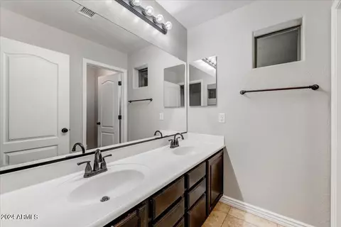 Bath - 4030 Expedition Way, Phoenix, AZ 85050 photo 2 of 2