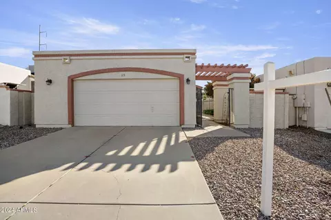 1115 Escuda Dr, Phoenix, AZ 85024