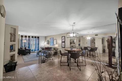 Dining - 6024 N 10th Ave, Phoenix, AZ 85013 photo 1 of 4
