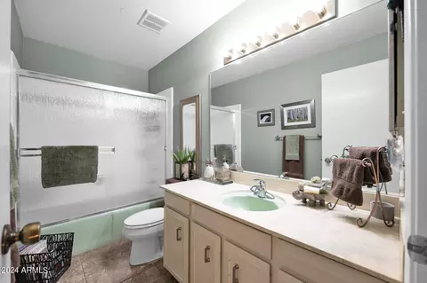 Bath - 6024 N 10th Ave, Phoenix, AZ 85013 photo 3 of 3