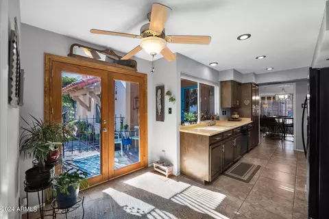 Kitchen - 6024 N 10th Ave, Phoenix, AZ 85013 photo 1 of 4