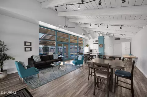 Dining - 6024 N 10th Ave, Phoenix, AZ 85013 photo 4 of 4