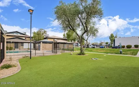 286 W Palomino Dr #12, Chandler, AZ 85225