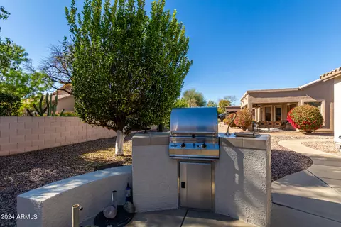 Exterior - 4661 E Apricot Ln, Gilbert, AZ 85298 photo 5 of 19