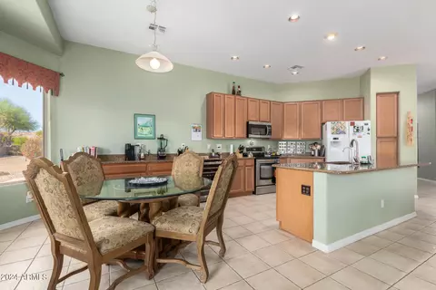 Kitchen - 4661 E Apricot Ln, Gilbert, AZ 85298 photo 1 of 6
