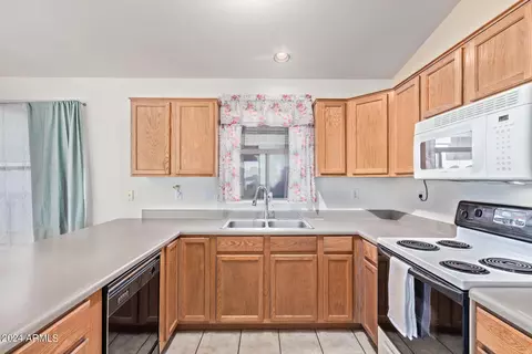 533 E Kyle Ct, Gilbert, AZ 85296 photo 16