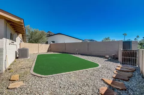 Exterior - 6802 N 22nd Pl, Phoenix, AZ 85016 photo 9 of 17