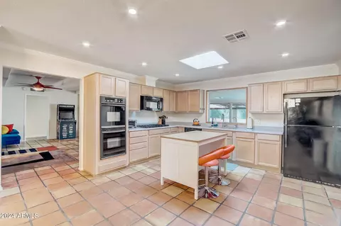 Kitchen - 6802 N 22nd Pl, Phoenix, AZ 85016 photo 2 of 3