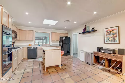 Kitchen - 6802 N 22nd Pl, Phoenix, AZ 85016 photo 1 of 3