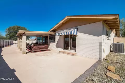 Exterior - 6802 N 22nd Pl, Phoenix, AZ 85016 photo 8 of 17