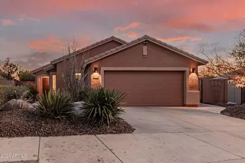 17487 W Rock Wren Ct, Goodyear, AZ 85338