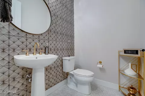 Bath - 10337 E Trillium Ave, Mesa, AZ 85212 photo 1 of 8