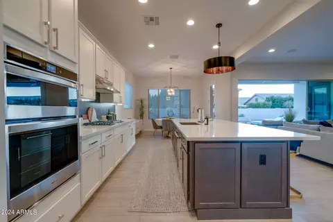 Kitchen - 10337 E Trillium Ave, Mesa, AZ 85212 photo 3 of 5