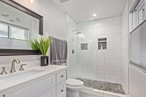 Bath - 9601 S 157th Pl, Gilbert, AZ 85234 photo 3 of 5