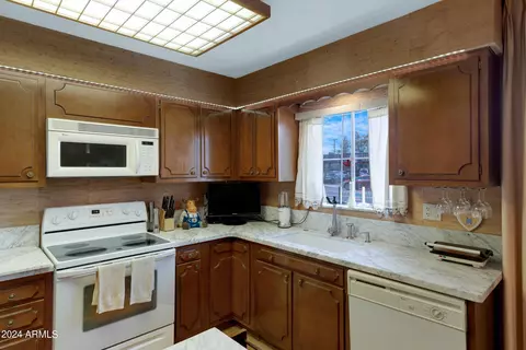 4449 N 40th St, Phoenix, AZ 85018 photo 6