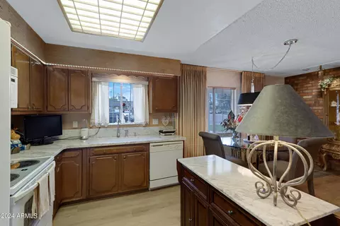 4449 N 40th St, Phoenix, AZ 85018 photo 9
