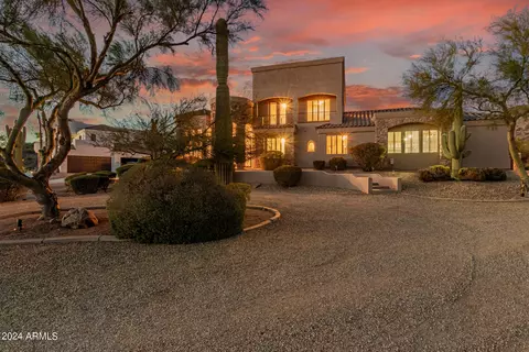 8738 E Russell St, Mesa, AZ 85207