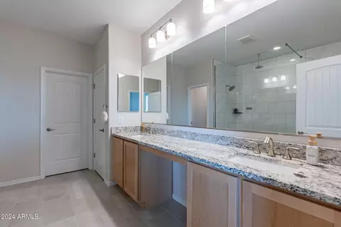 Bath - 9804 E Satellite Dr, Mesa, AZ 85212 photo 3 of 5