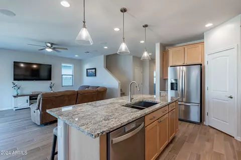 Kitchen - 9804 E Satellite Dr, Mesa, AZ 85212 photo 2 of 5