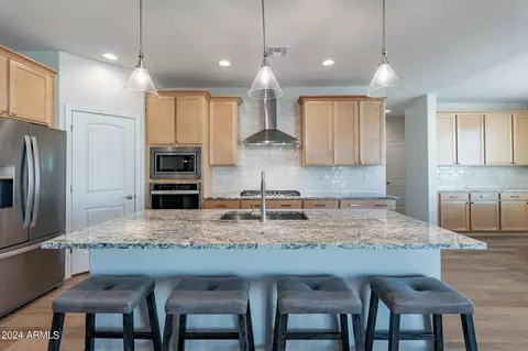 Kitchen - 9804 E Satellite Dr, Mesa, AZ 85212 photo 5 of 5