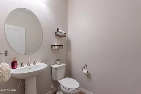 Bath - 9804 E Satellite Dr, Mesa, AZ 85212 photo 1 of 5