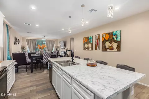 7535 W Pioneer St, Phoenix, AZ 85043