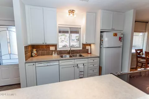 7723 E Calypso Ave, Mesa, AZ 85208 photo 4