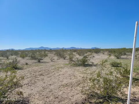11 S Nnn S Carver Rd #A, Tonopah, AZ 85354