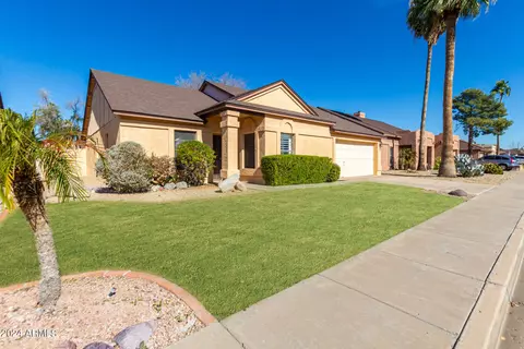 4226 W Creedance Blvd, Glendale, AZ 85310
