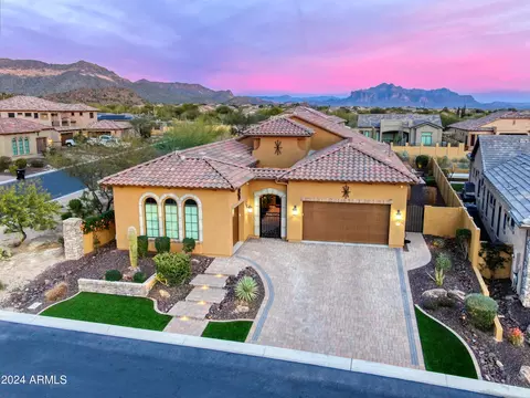 2337 N Trowbridge St, Mesa, AZ 85207