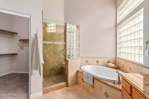 Bath - 7345 E Rochelle Cir, Mesa, AZ 85207 photo 3 of 5