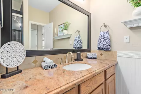 Bath - 7345 E Rochelle Cir, Mesa, AZ 85207 photo 2 of 5