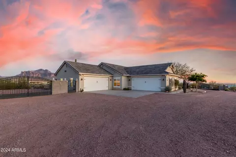 Exterior - 5169 N Idaho Rd, Apache Junction, AZ 85119 photo 11 of 42