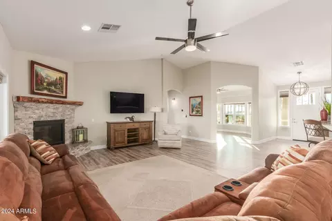 Living - 5169 N Idaho Rd, Apache Junction, AZ 85119 photo 4 of 4