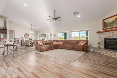 Living - 5169 N Idaho Rd, Apache Junction, AZ 85119 photo 2 of 4