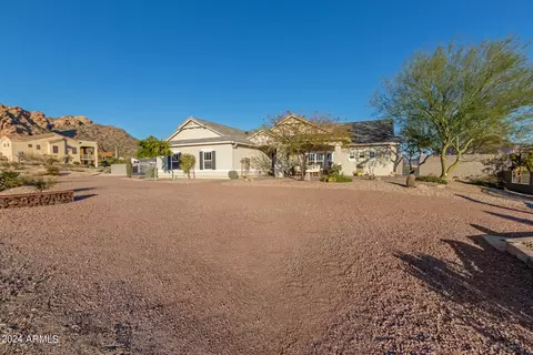View/Area - 5169 N Idaho Rd, Apache Junction, AZ 85119 photo 1 of 27