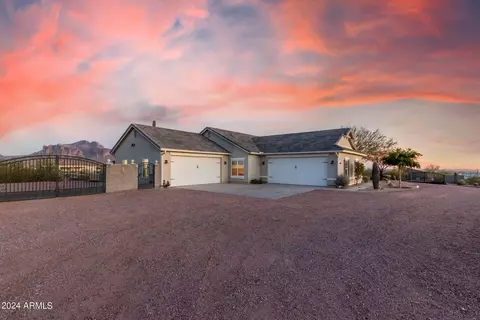 Exterior - 5169 N Idaho Rd, Apache Junction, AZ 85119 photo 1 of 42