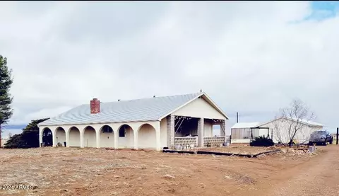 6218 E Chiricahua Dr, Pearce, AZ 85625