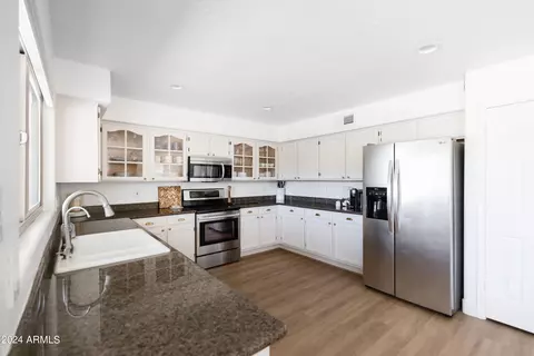 Kitchen - 18236 N 45th St, Phoenix, AZ 85032 photo 2 of 2