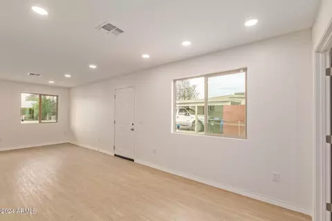 4205 N 27th Dr, Phoenix, AZ 85017 photo 13