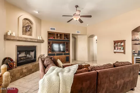 Living - 14529 E Circle L Ranch Pl, Vail, AZ 85641 photo 2 of 4