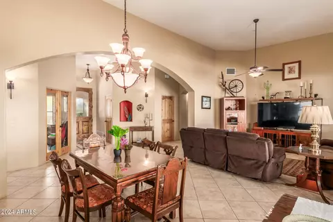 Dining - 14529 E Circle L Ranch Pl, Vail, AZ 85641 photo 3 of 4