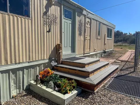 20787 E Cedar Dr, Mayer, AZ 86333