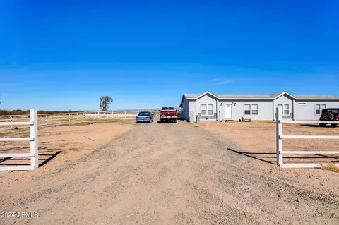 21622 W Montanoso Dr, Wittmann, AZ 85361
